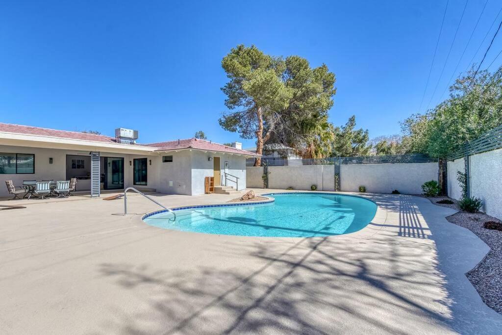 Prime Location! Hidden Oasis 4 Bedroom 10 Min To Strip Holiday home Las Vegas